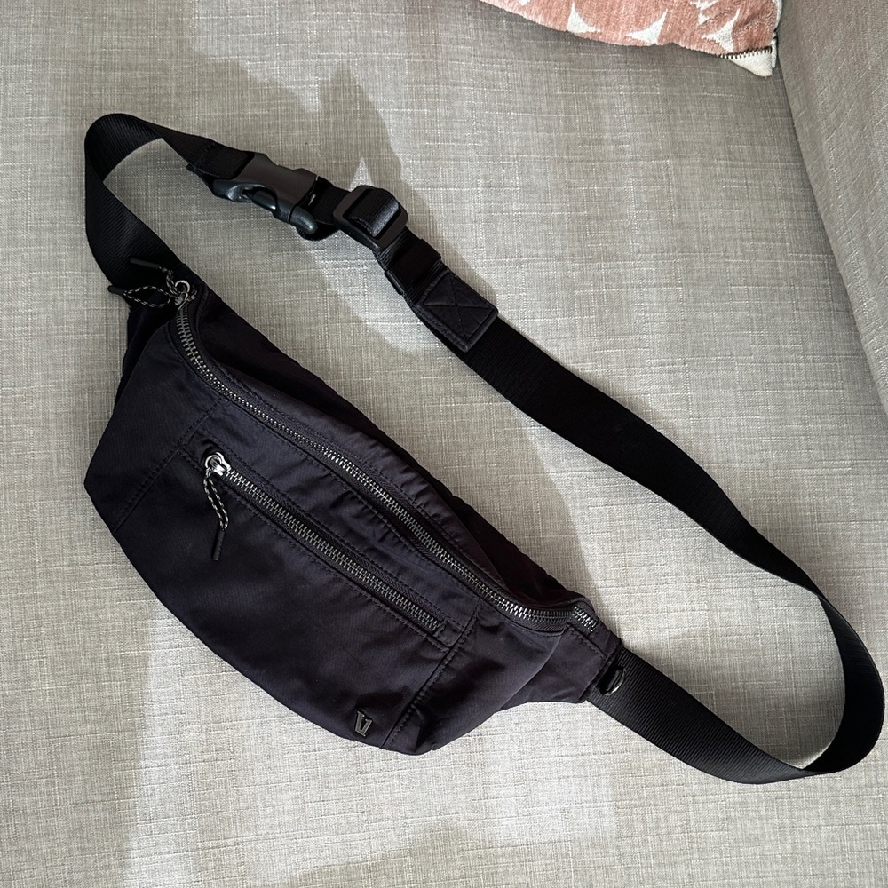 Vuori Black Belt Bag